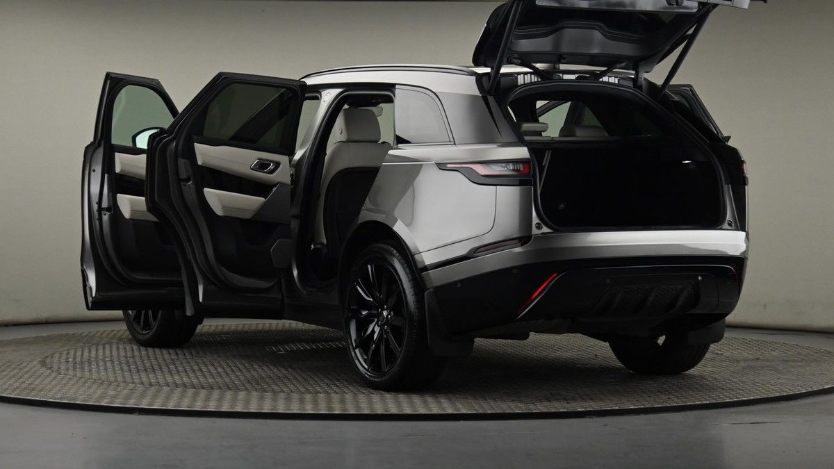 Land Rover Range Rover Velar Image 29
