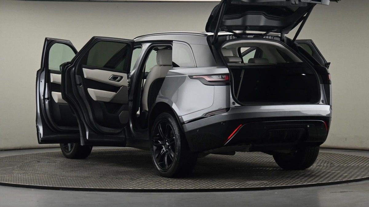 Land Rover Range Rover Velar Image 29