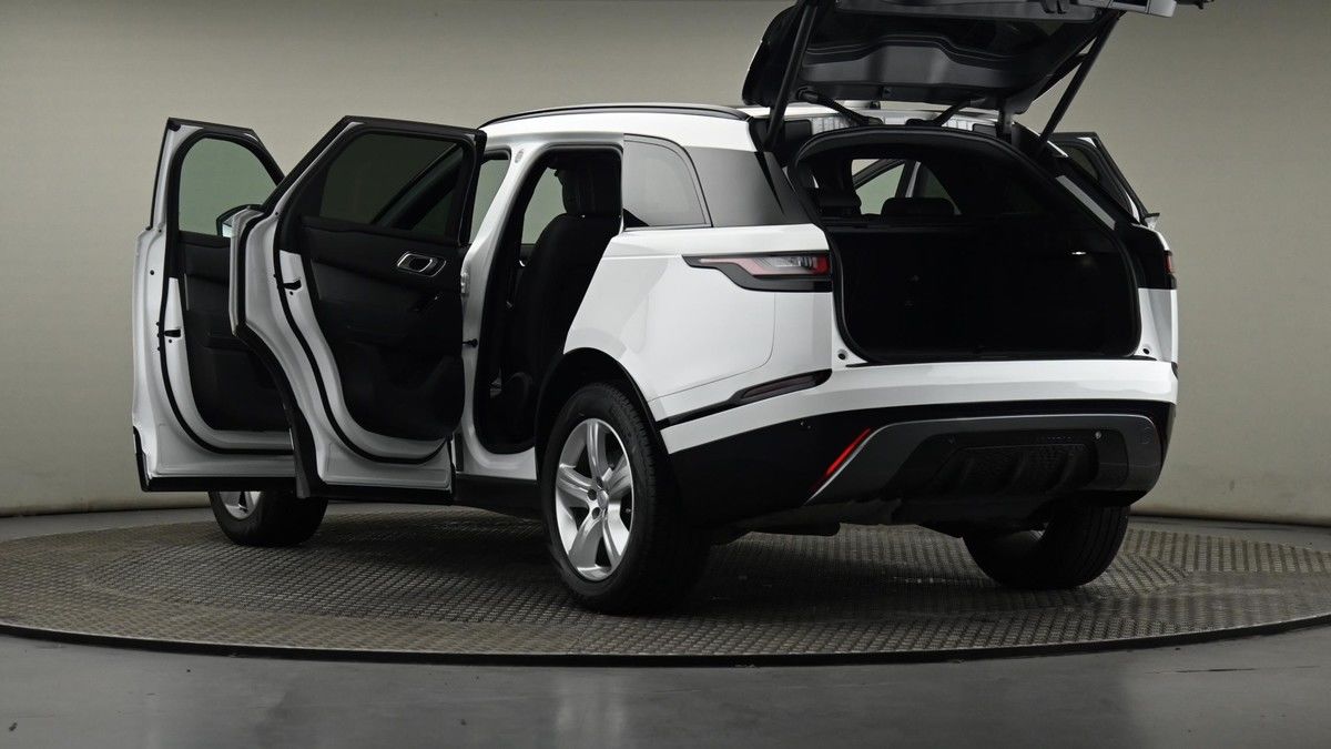 Land Rover Range Rover Velar Image 29