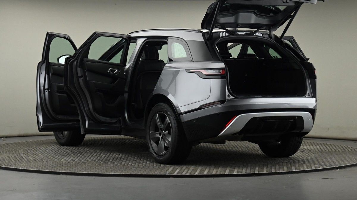 Land Rover Range Rover Velar Image 29