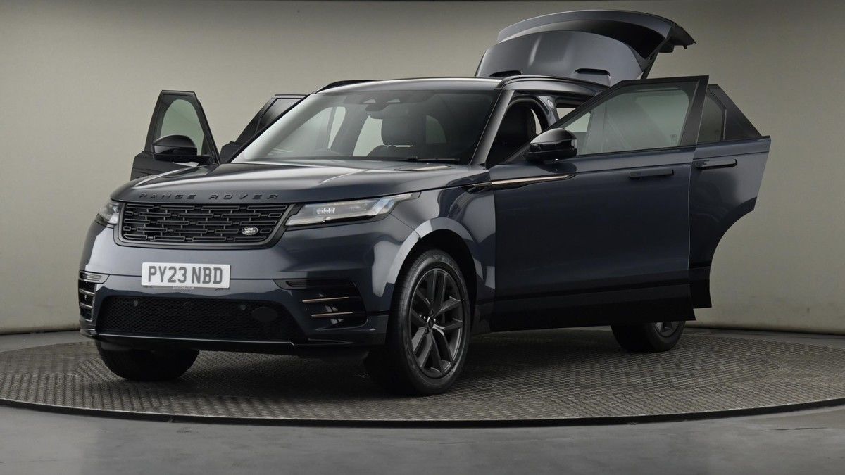 Land Rover Range Rover Velar Image 28