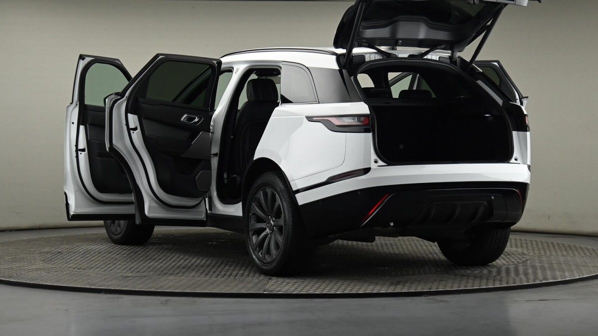 Land Rover Range Rover Velar Image 28