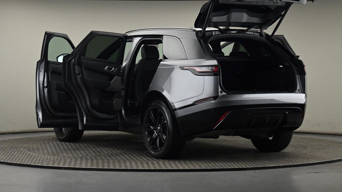 Land Rover Range Rover Velar Image 29