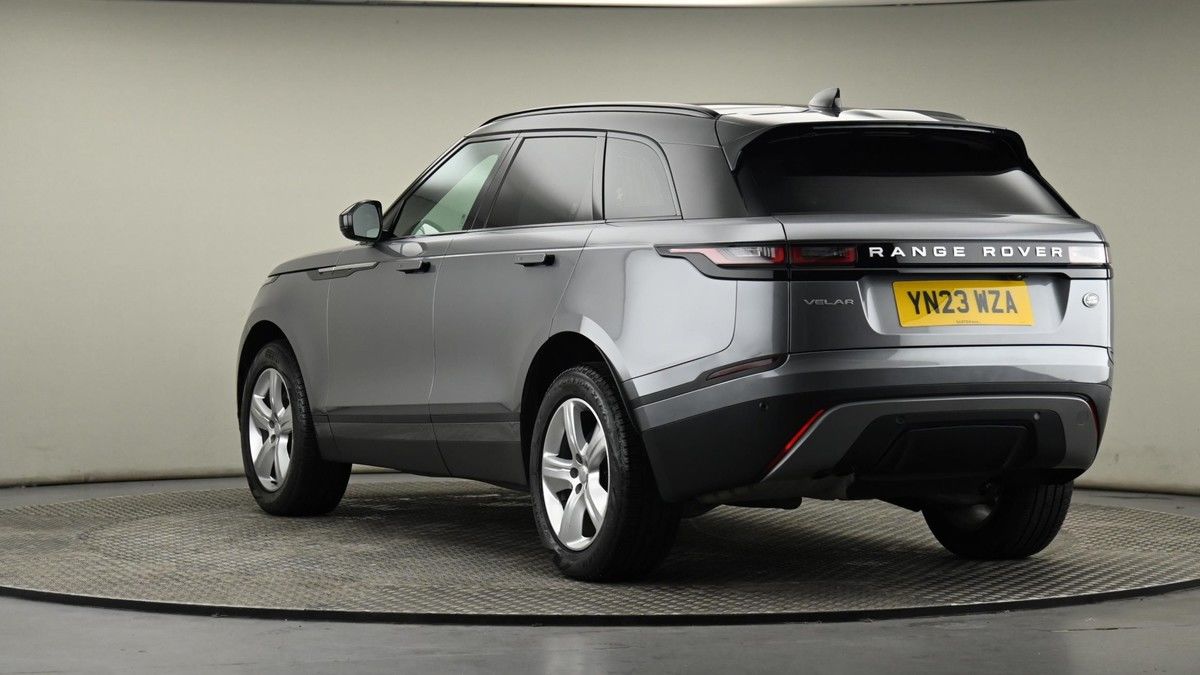 Land Rover Range Rover Velar Image 24