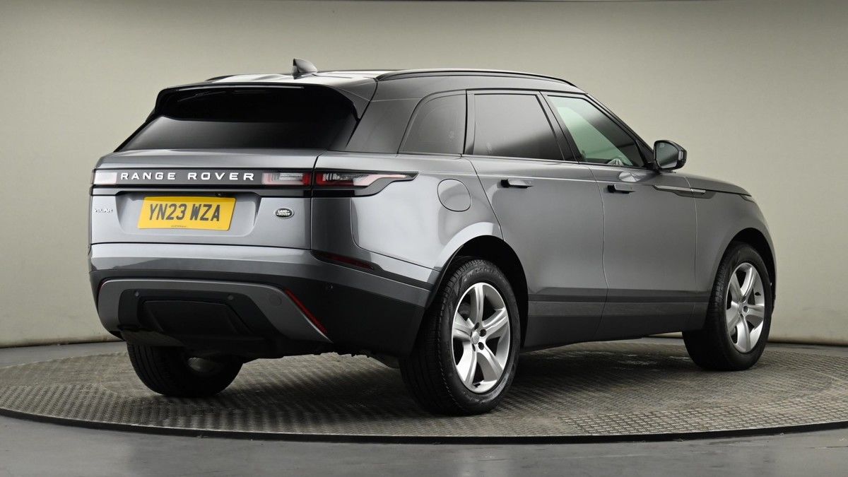 Land Rover Range Rover Velar Image 26