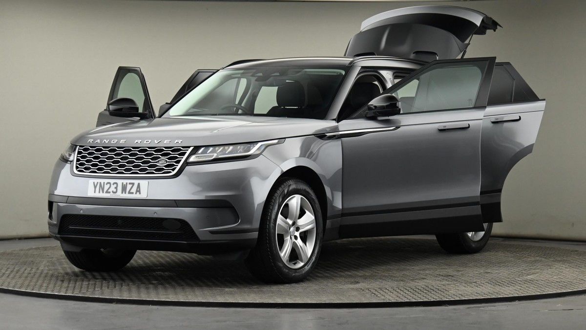 Land Rover Range Rover Velar Image 28
