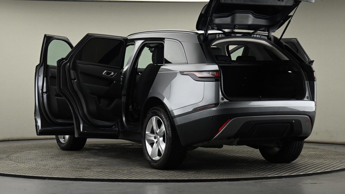 Land Rover Range Rover Velar Image 29