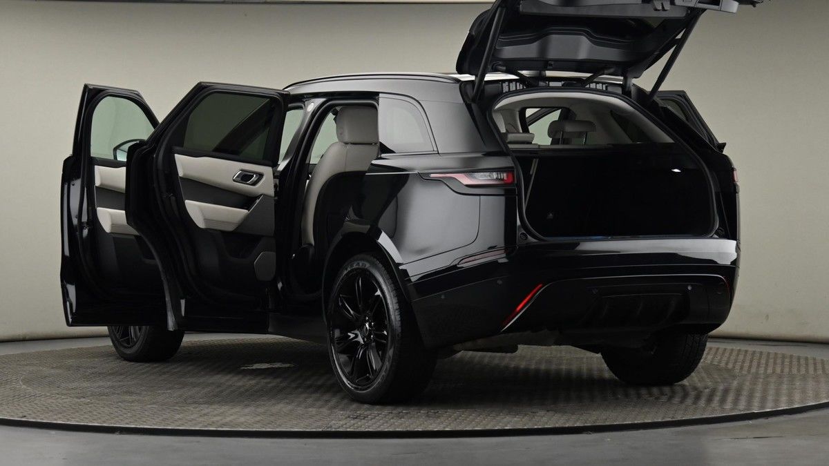 Land Rover Range Rover Velar Image 29