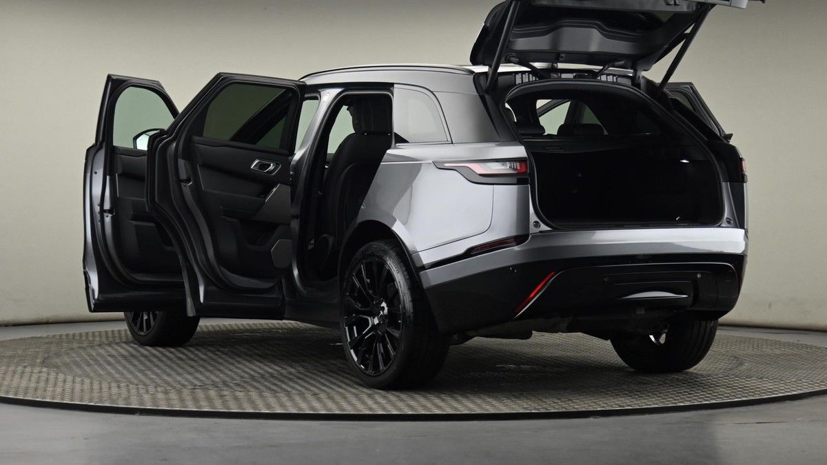 Land Rover Range Rover Velar Image 29
