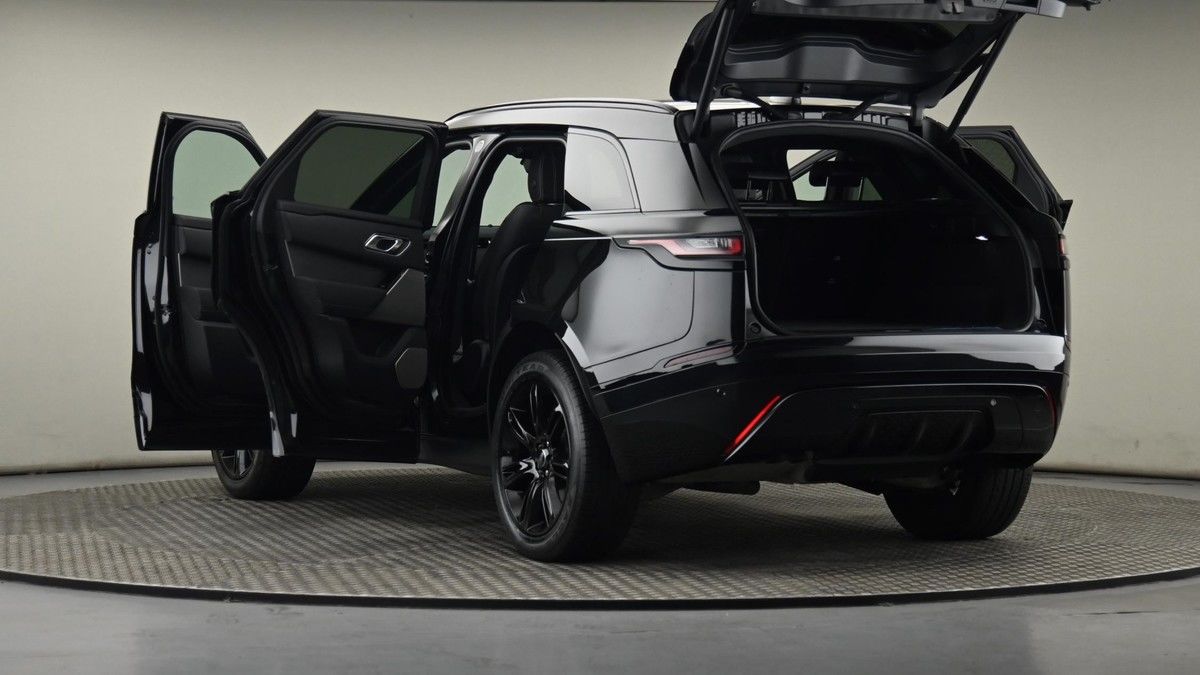 Land Rover Range Rover Velar Image 29