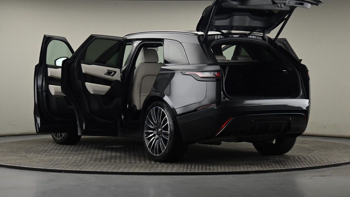 Land Rover Range Rover Velar Image 28