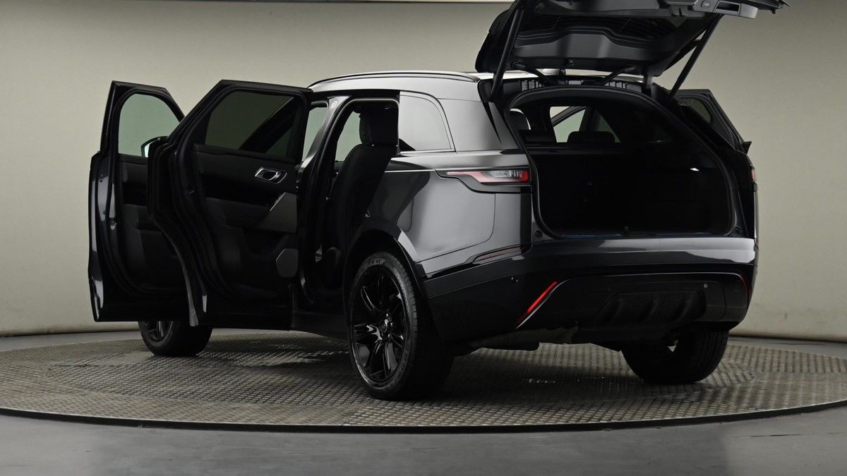 Land Rover Range Rover Velar Image 29