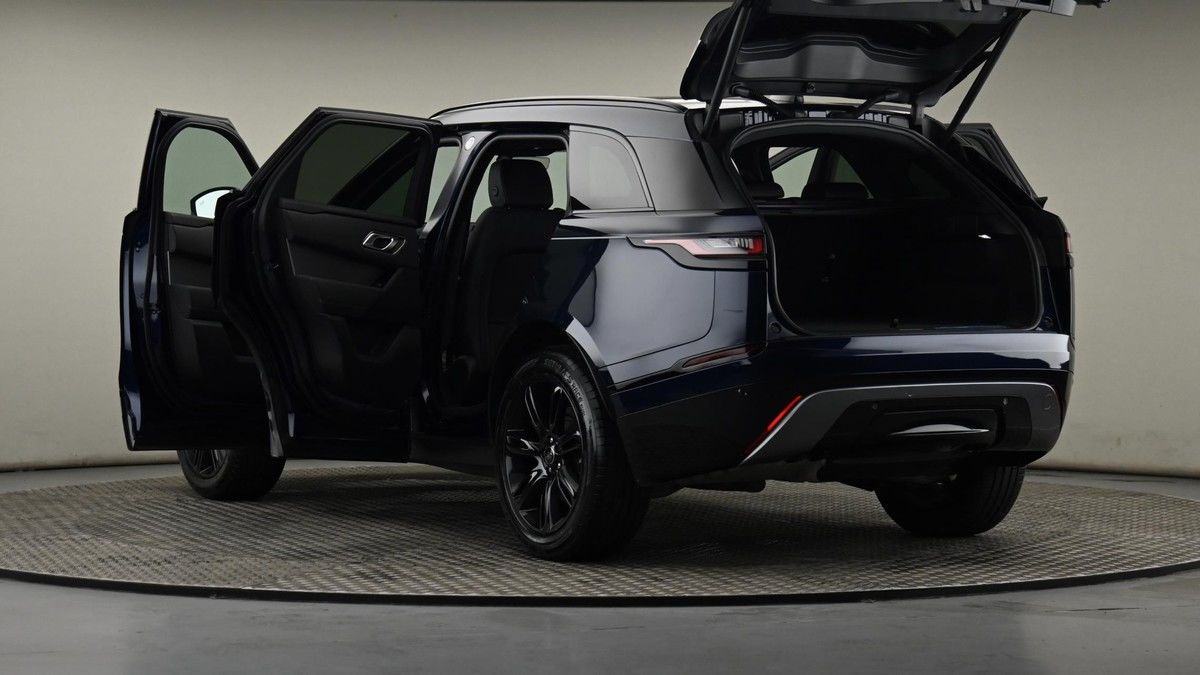 Land Rover Range Rover Velar Image 28