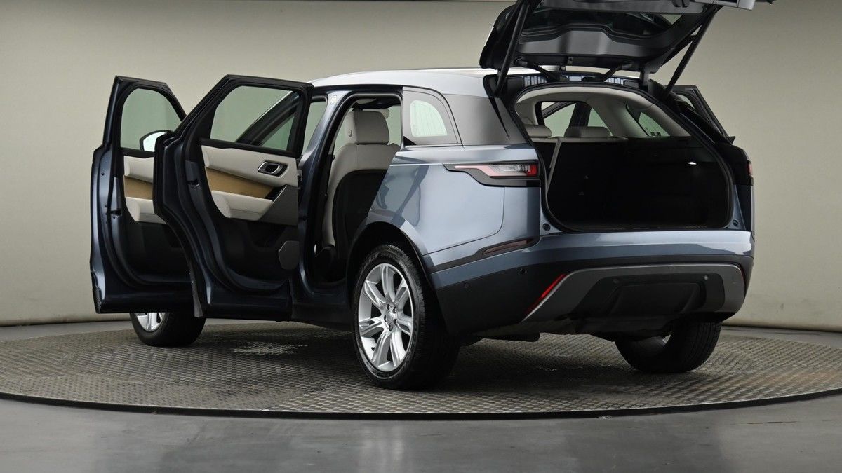 Land Rover Range Rover Velar Image 28