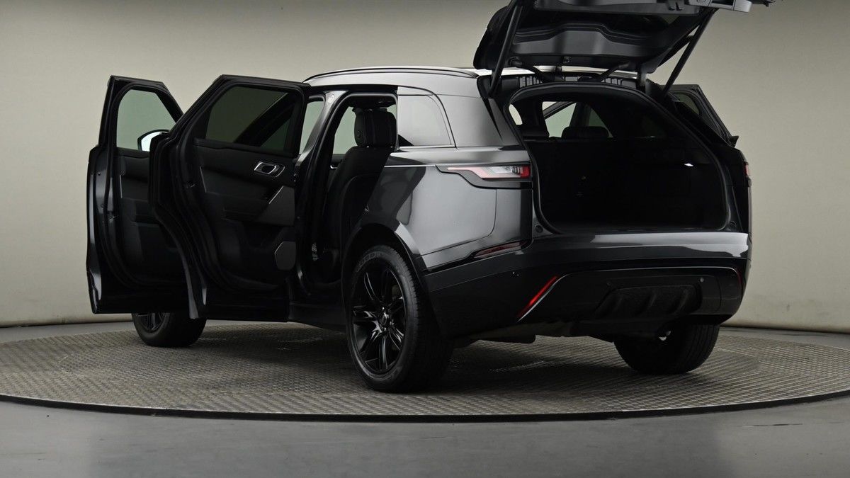 Land Rover Range Rover Velar Image 29