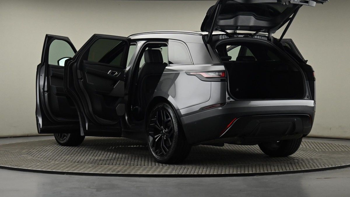 Land Rover Range Rover Velar Image 29