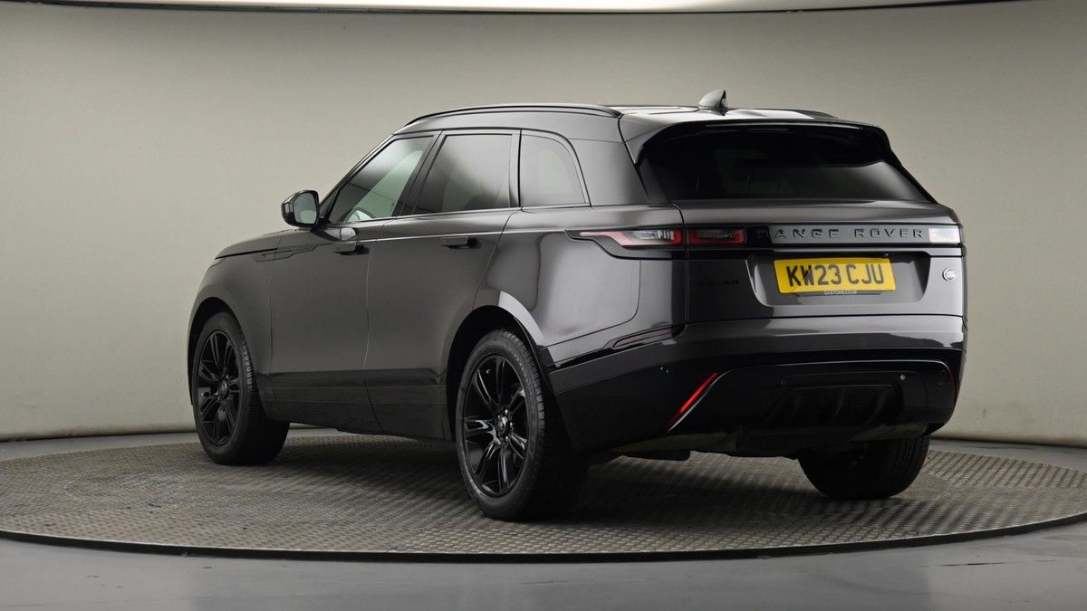 Land Rover Range Rover Velar Image 24