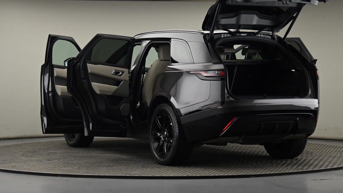 Land Rover Range Rover Velar Image 29