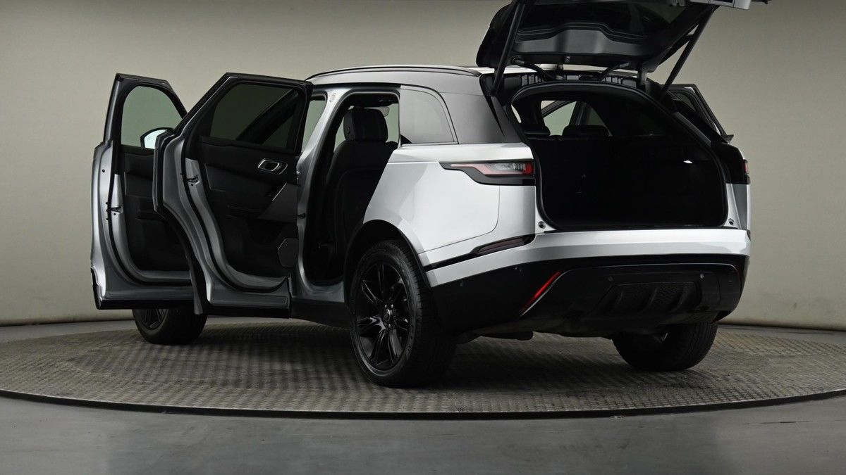 Land Rover Range Rover Velar Image 29