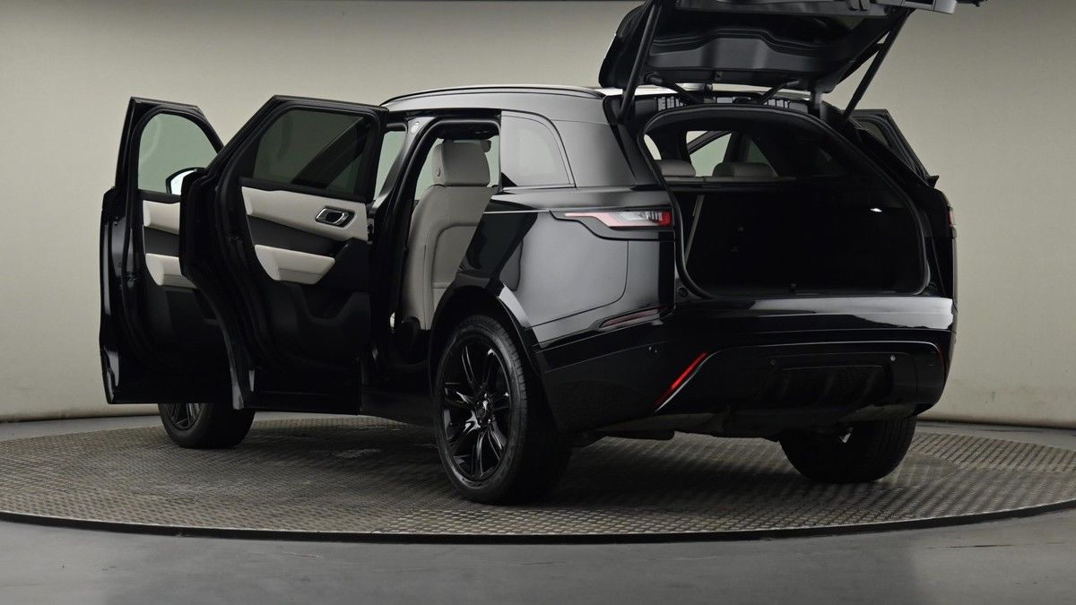 Land Rover Range Rover Velar Image 29