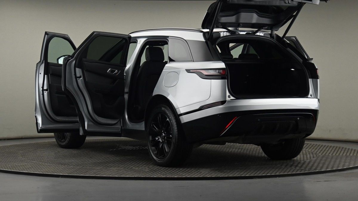 Land Rover Range Rover Velar Image 29