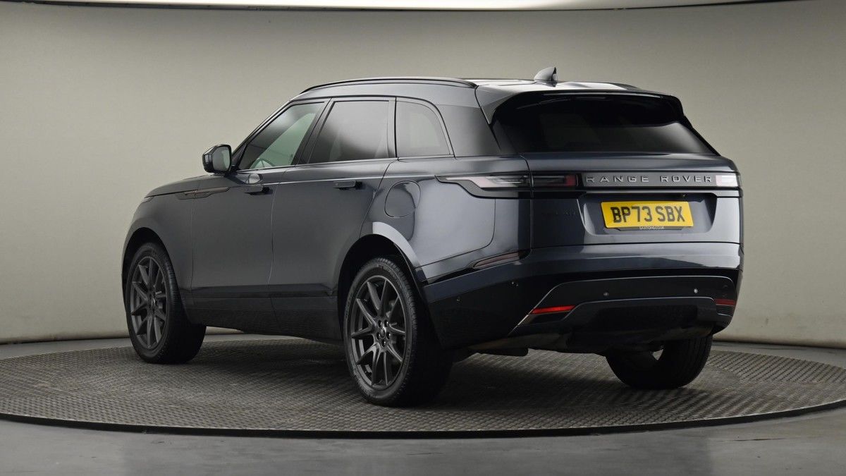 Land Rover Range Rover Velar Image 24