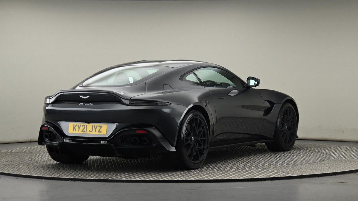 Aston Martin Vantage Image 26