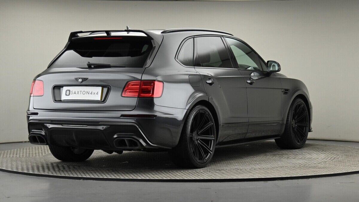 Bentley Bentayga Image 26