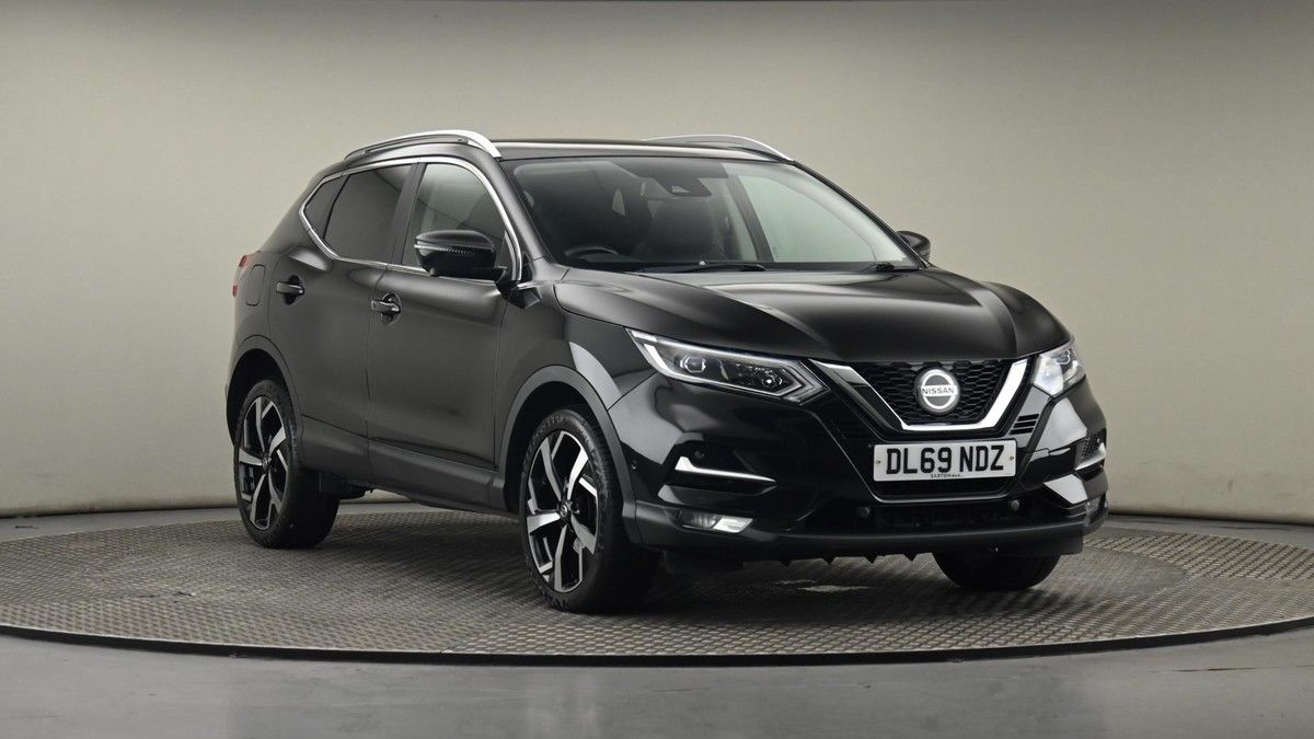 Nissan Qashqai Sticky Header Image