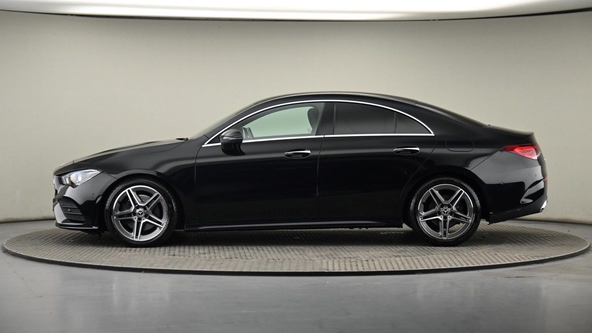 Mercedes-Benz CLA Image 22