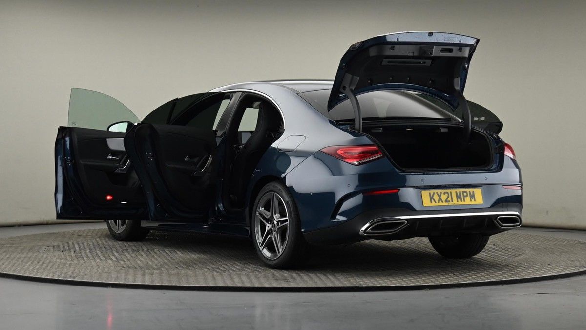 Mercedes-Benz CLA Image 28