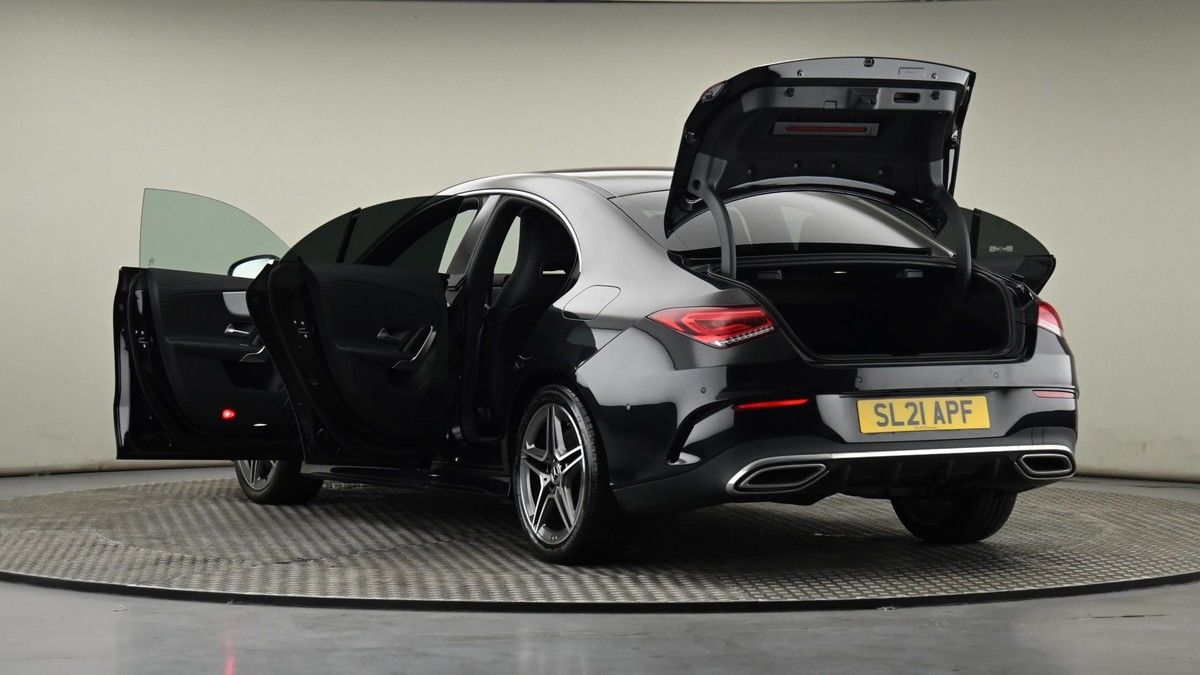 Mercedes-Benz CLA Image 29