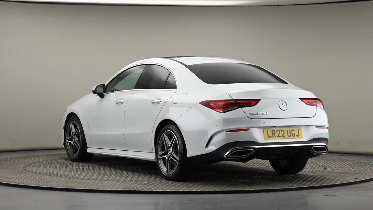 Mercedes-Benz CLA Image 24