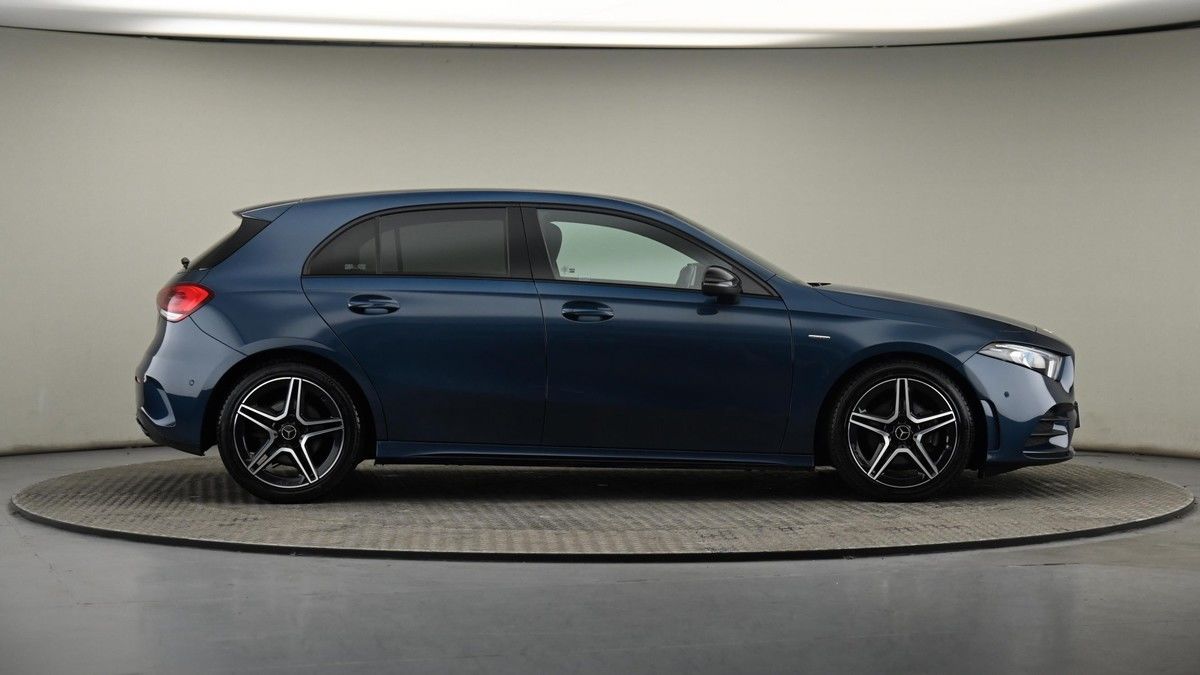 Mercedes-Benz A Class Image 26