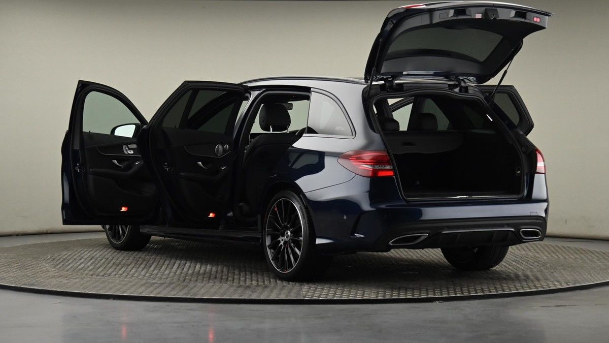 Mercedes-Benz C Class Image 29