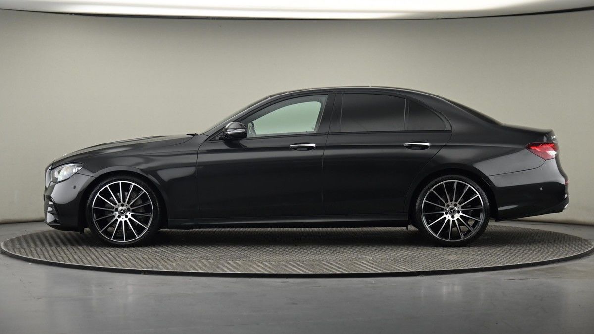 Mercedes-Benz E Class Image 23