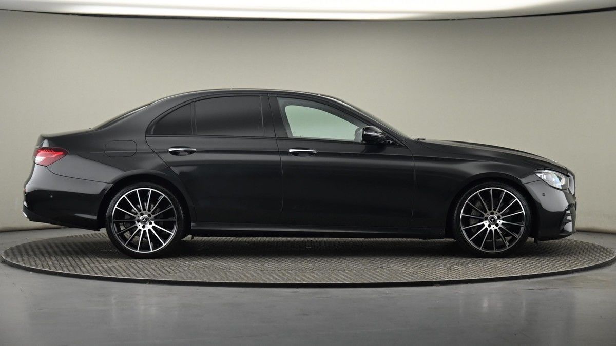 Mercedes-Benz E Class Image 27