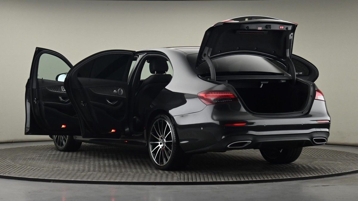 Mercedes-Benz E Class Image 29