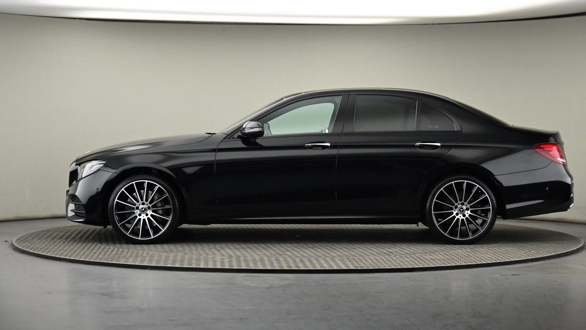 Mercedes-Benz E Class Image 23