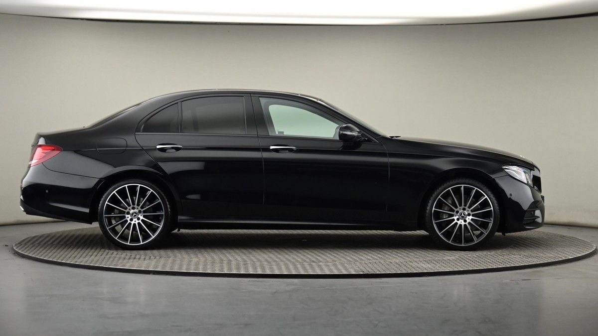 Mercedes-Benz E Class Image 27