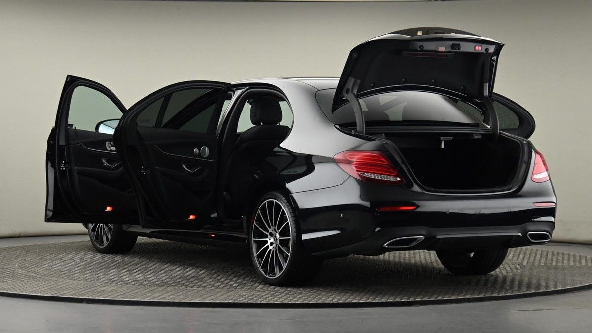 Mercedes-Benz E Class Image 29