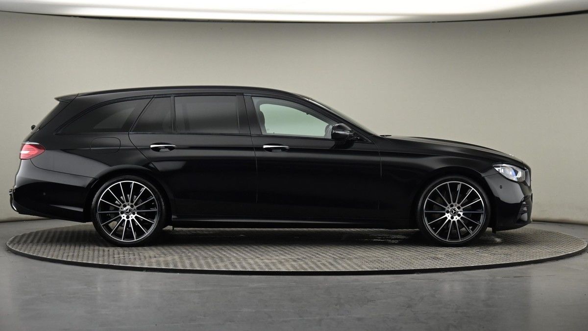 Mercedes-Benz E Class Image 27