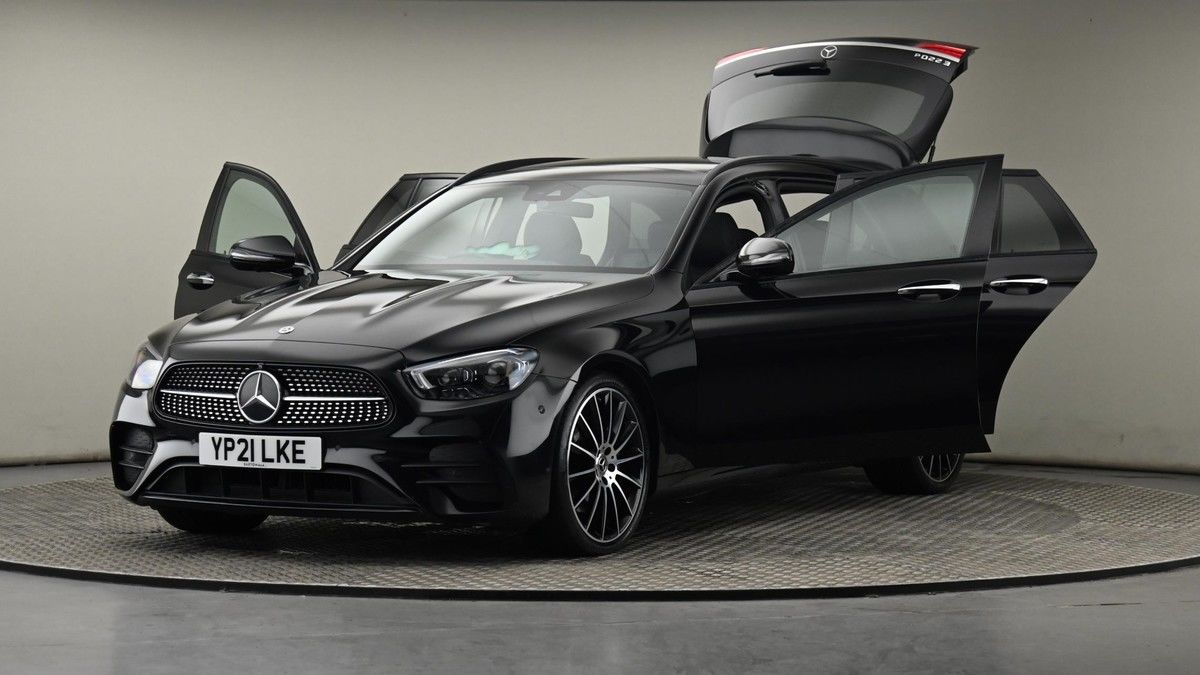 Mercedes-Benz E Class Image 28