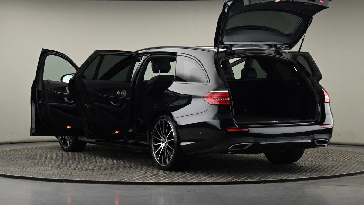 Mercedes-Benz E Class Image 29