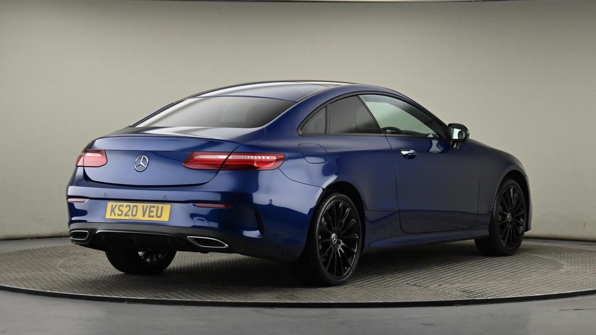 Mercedes-Benz E Class Image 26