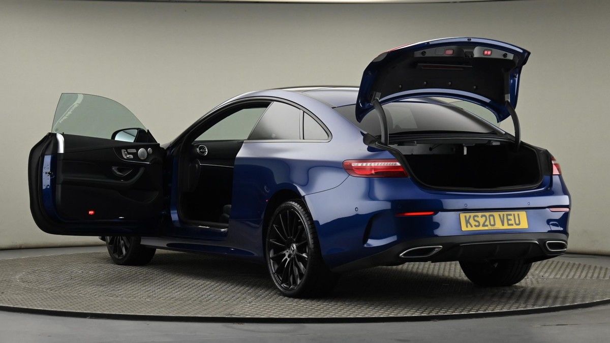 Mercedes-Benz E Class Image 29