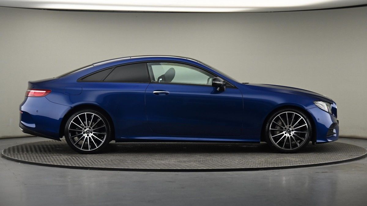 Mercedes-Benz E Class Image 27