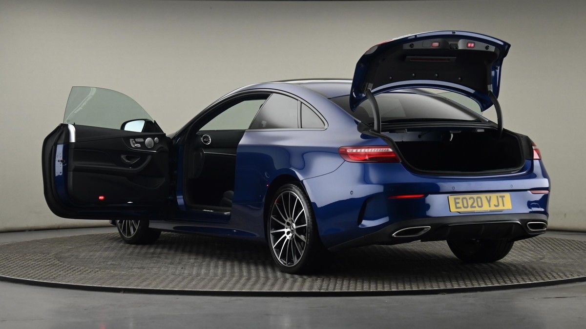 Mercedes-Benz E Class Image 29