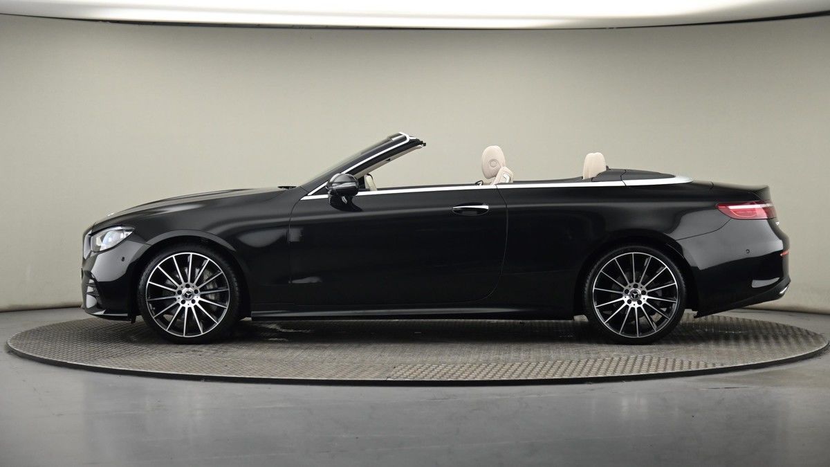 Mercedes-Benz E Class Image 23