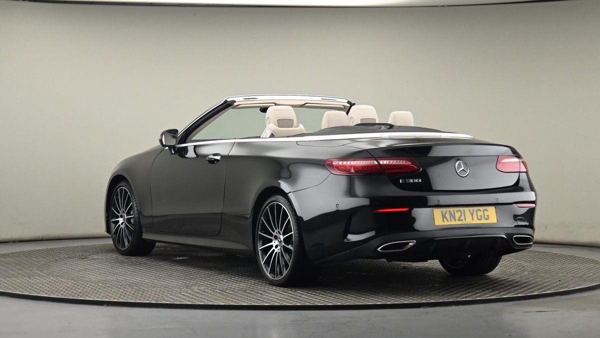 Mercedes-Benz E Class Image 24